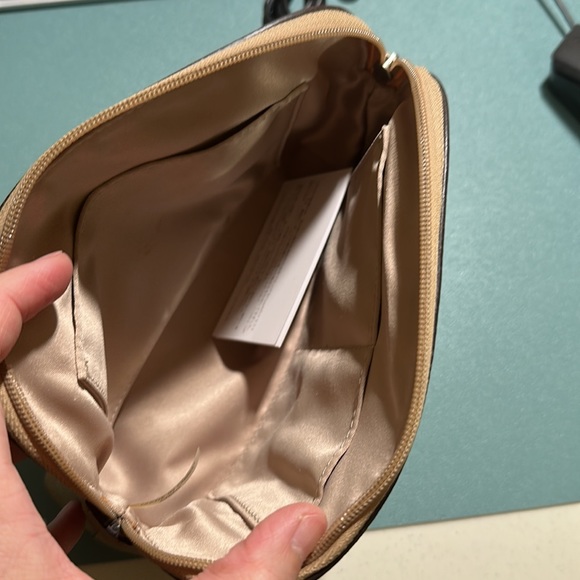 Pre owen Coach Cosmetic in case gold - Picture 2 of 4